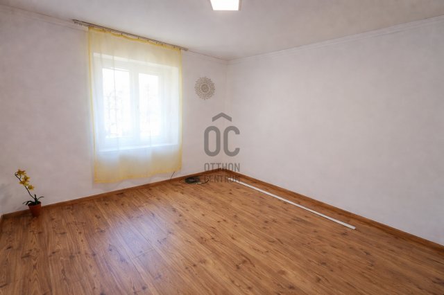 Eladó családi ház, Sárándon 16.9 M Ft, 2 szobás