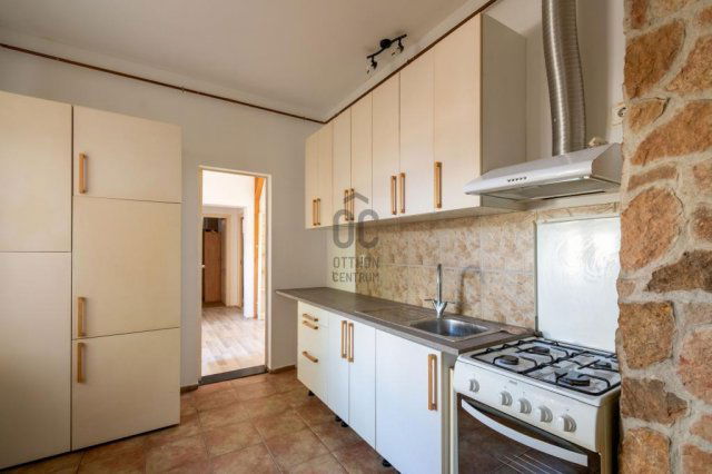 Eladó családi ház, Székesfehérvárott 72.2 M Ft, 5 szobás