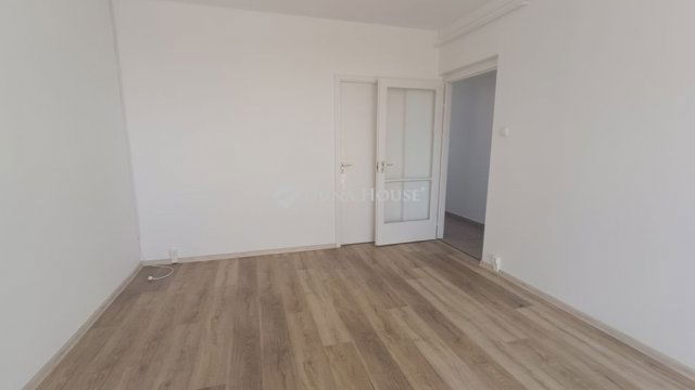 Eladó panellakás, Kecskeméten 45.9 M Ft, 2 szobás