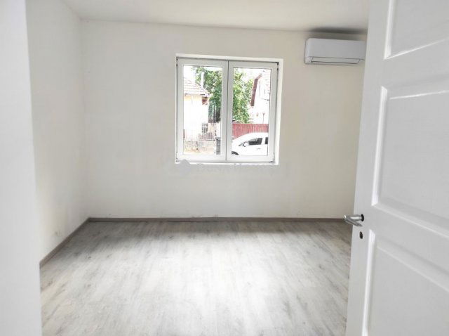 Eladó családi ház, Valkón 46 M Ft, 3 szobás