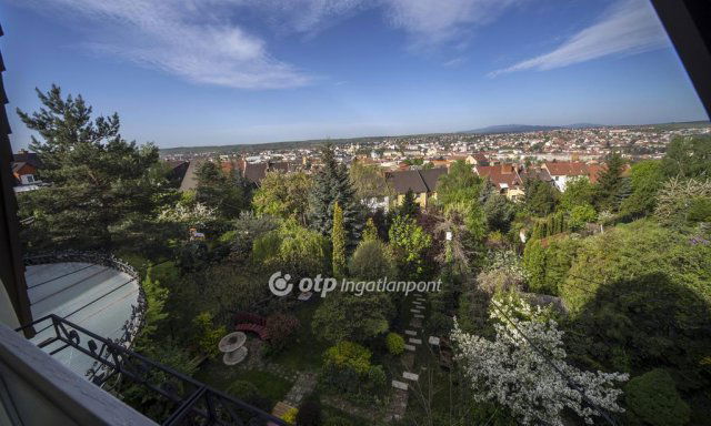 Eladó családi ház, Egerben 149 M Ft, 7 szobás