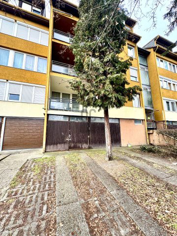 Eladó téglalakás, Győrött 52 M Ft, 2 szobás