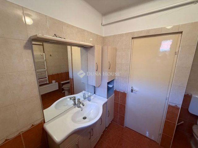 Eladó családi ház, Nagykőrösön 63 M Ft, 2 szobás