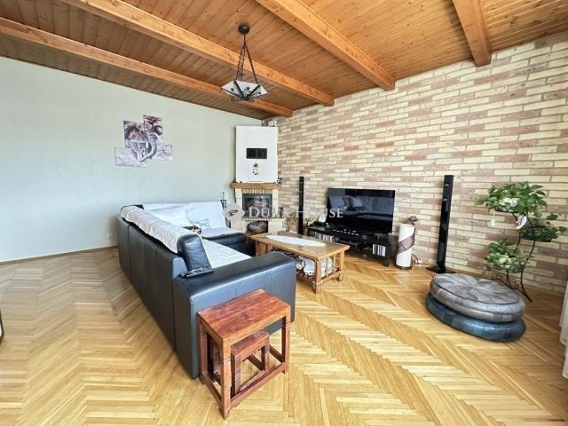 Eladó téglalakás, Kecskeméten 93 M Ft, 3 szobás