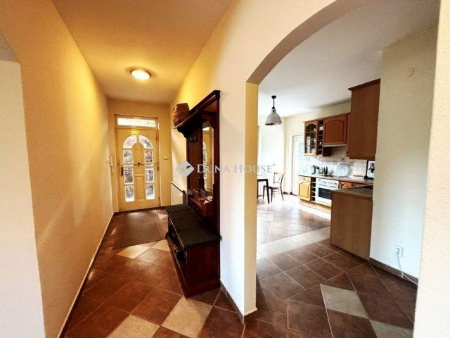 Eladó családi ház, Budapesten, III. kerületben 198.12 M Ft