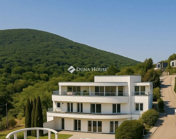 Eladó téglalakás, Budapesten, III. kerületben 169 M Ft, 3 szobás