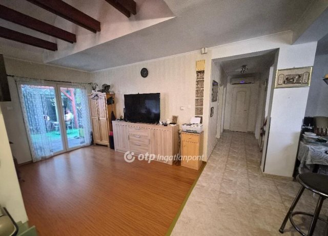 Eladó ikerház, Szigetszentmiklóson 80 M Ft, 3 szobás