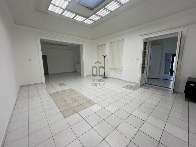 Kiadó ipari ingatlan, Debrecenben 300 E Ft / hó