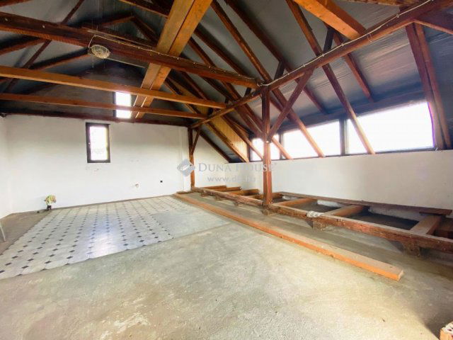 Eladó családi ház, Tápiószecsőn 69.9 M Ft, 6 szobás