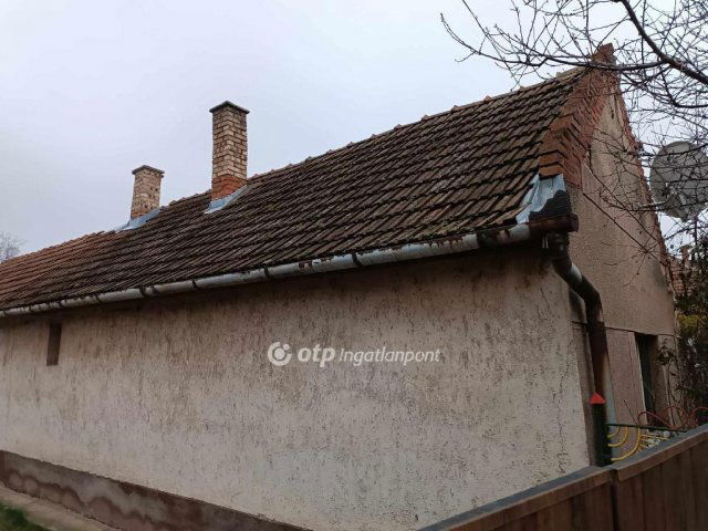 Eladó családi ház, Hajdúböszörményen 20 M Ft, 2+1 szobás