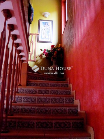 Eladó családi ház, Piliscsabán 450 M Ft, 5+3 szobás