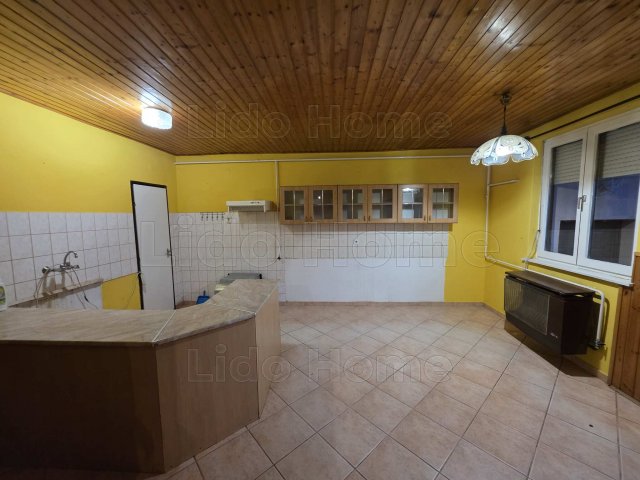 Eladó sorház, Balatonbogláron 79.99 M Ft, 1+3 szobás