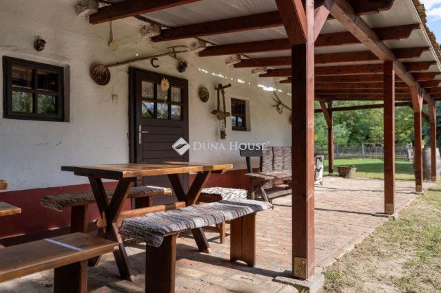 Eladó családi ház, Táborfalván 82.032 M Ft, 5 szobás