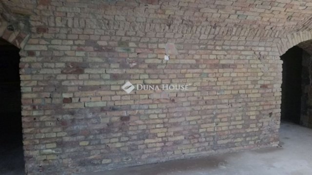 Eladó üzlethelyiség, Budapesten, VIII. kerületben 59.9 M Ft