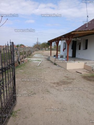 Eladó ikerház, Örkényen 39 M Ft, 2 szobás