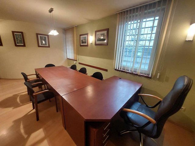 Eladó üzlethelyiség, XV. kerületben, Illyés Gyula utcában