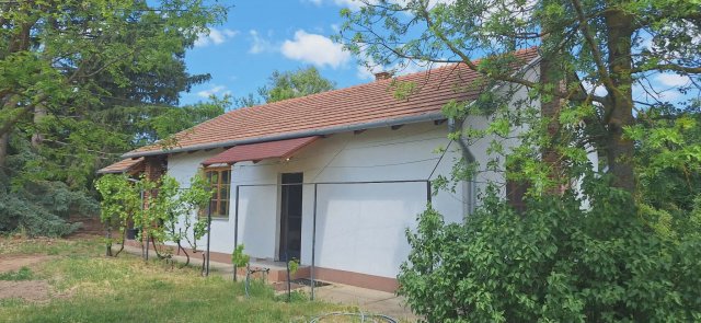 Eladó családi ház, Debrecenben 39.99 M Ft, 3 szobás