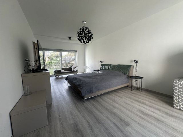 Eladó téglalakás, Budapesten, III. kerületben 373.99 M Ft