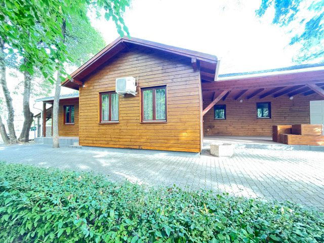 Eladó családi ház, Majosházán 150 M Ft, 5 szobás