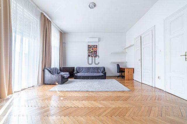 Eladó téglalakás, Szegeden 65 M Ft, 3 szobás