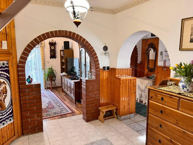 Eladó családi ház, Szadán 115 M Ft, 3+2 szobás