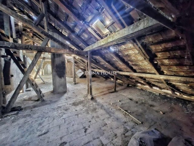 Eladó téglalakás, Budapesten, XI. kerületben 74 M Ft, 1 szobás