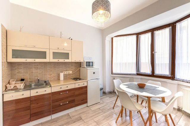 Kiadó téglalakás, albérlet, Miskolcon, Fenyő utcában, 1 szobás