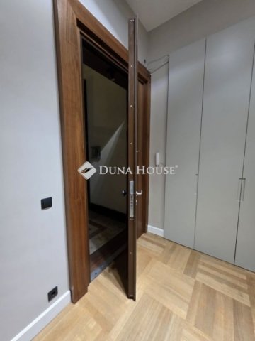 Eladó téglalakás, Budapesten, VI. kerületben 450 M Ft, 2 szobás