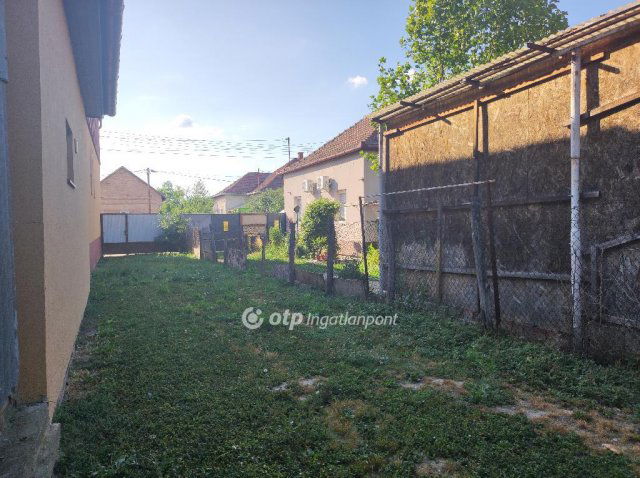 Eladó telek, Szegeden 33 M Ft / költözzbe.hu