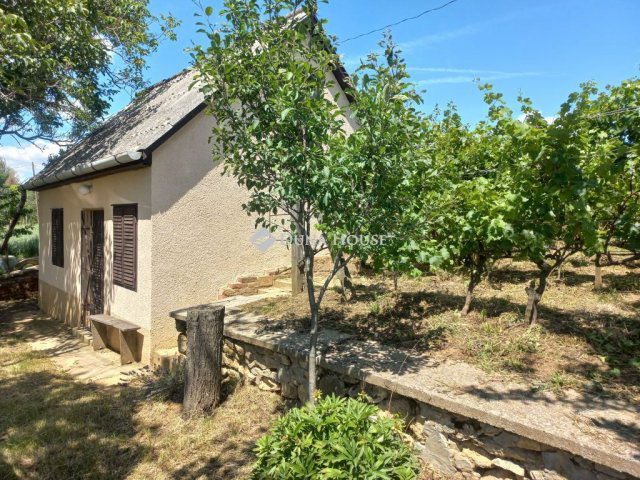 Eladó családi ház, Pécsváradon 7 M Ft, 1 szobás