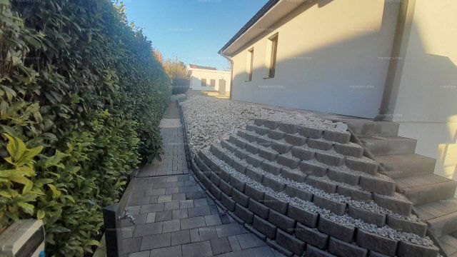 Eladó családi ház, Budapesten, III. kerületben 239 M Ft