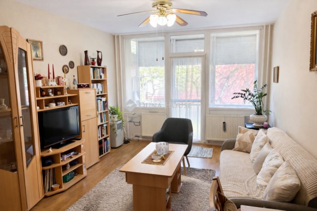 Eladó panellakás, Szegeden 54.5 M Ft, 2 szobás