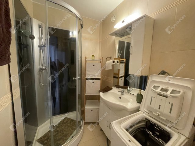 Kiadó panellakás, albérlet, Debrecenben 260 E Ft / hó, 3 szobás