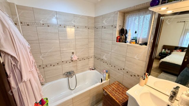 Eladó családi ház, Pilisen 81.9 M Ft, 5 szobás