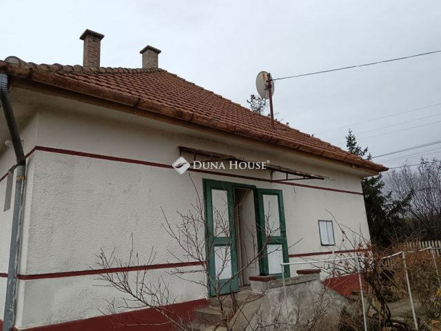 Eladó családi ház, Nyársapáton 29.9 M Ft, 2 szobás