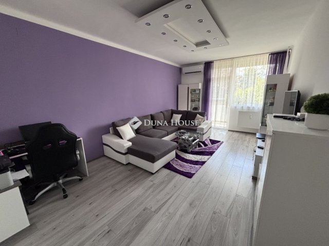 Eladó téglalakás, Almásfüzitőn 58 M Ft, 3 szobás