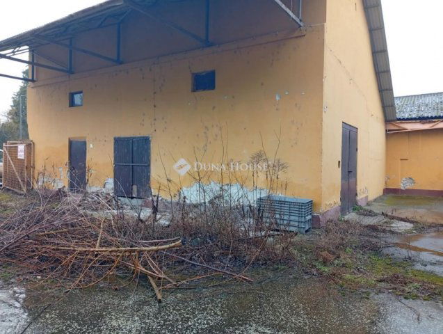 Eladó ipari ingatlan, Környén, Tópart utcában 63 M Ft