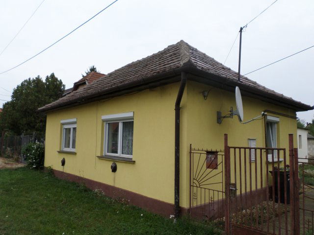 Eladó családi ház, Martonvásáron 65 M Ft, 3+1 szobás
