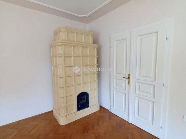 Eladó családi ház, Kecskeméten 97.9 M Ft, 3 szobás