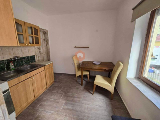 Kiadó téglalakás, albérlet, Siklóson 100 E Ft / hó, 1 szobás