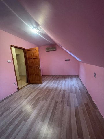 Eladó téglalakás, Komlón, Berek utcában 33 M Ft, 2 szobás