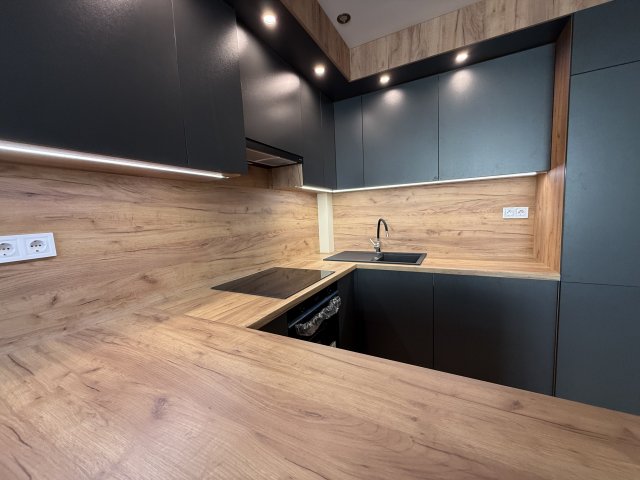 Eladó panellakás, Szegeden 54.9 M Ft, 3 szobás