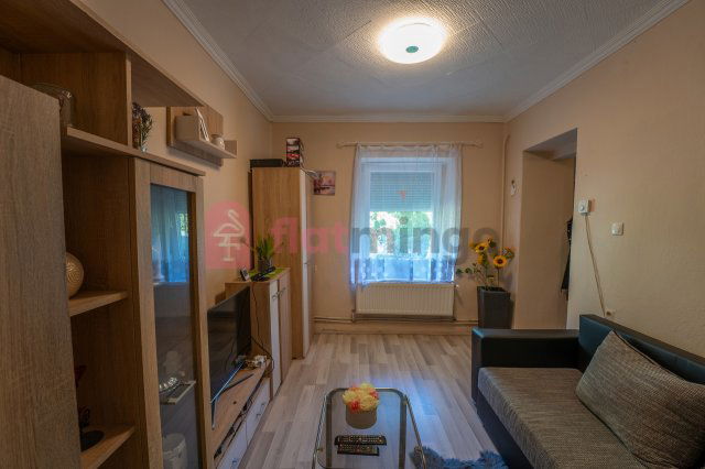 Eladó családi ház, Pécsett 79 M Ft, 5 szobás