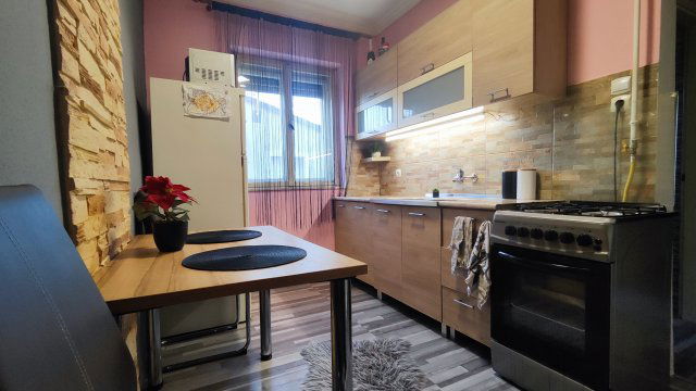 Eladó családi ház, Kecskeméten 29.5 M Ft, 2 szobás