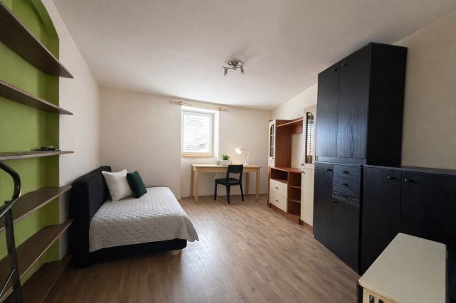 Eladó téglalakás, Pécsett 18.5 M Ft, 2 szobás