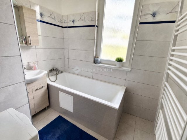 Eladó téglalakás, Kecskeméten 45 M Ft, 2 szobás