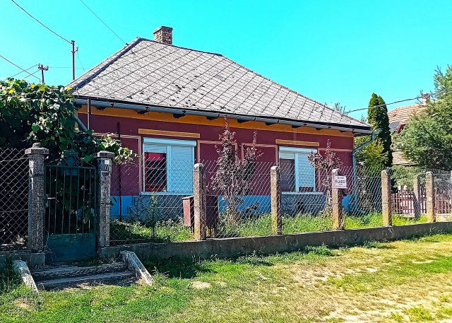 Eladó családi ház, Szabolcson 16.9 M Ft, 2 szobás