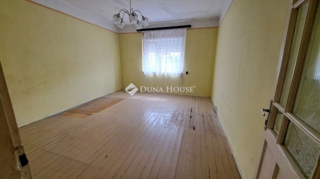 Eladó családi ház, Tápiószecsőn 49.9 M Ft, 3 szobás