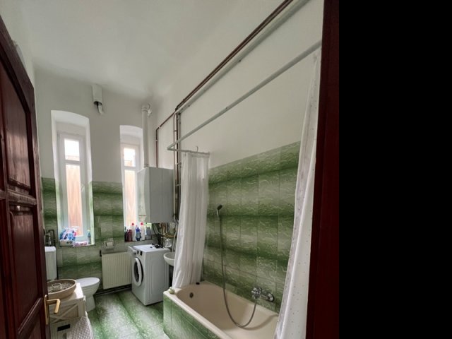 Kiadó téglalakás, albérlet, Pécsett, Király utcában, 1 szobás