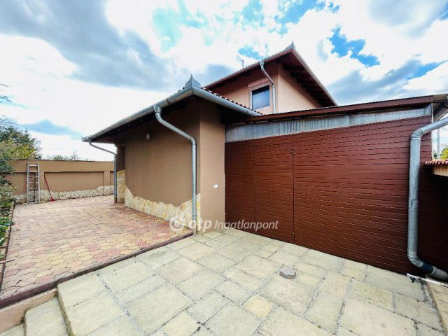 Eladó családi ház, Debrecenben 168 M Ft, 4 szobás